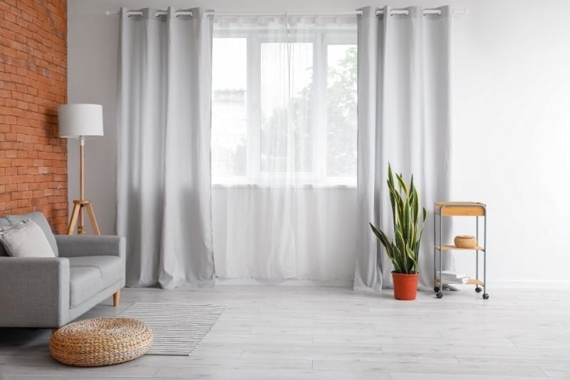 The role of background curtains in interior decoration