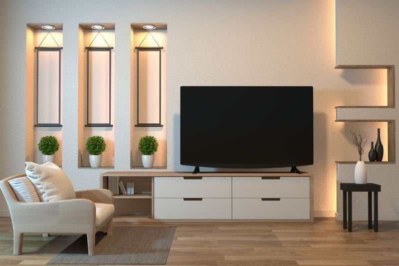 How should the TV back wall decoration be?